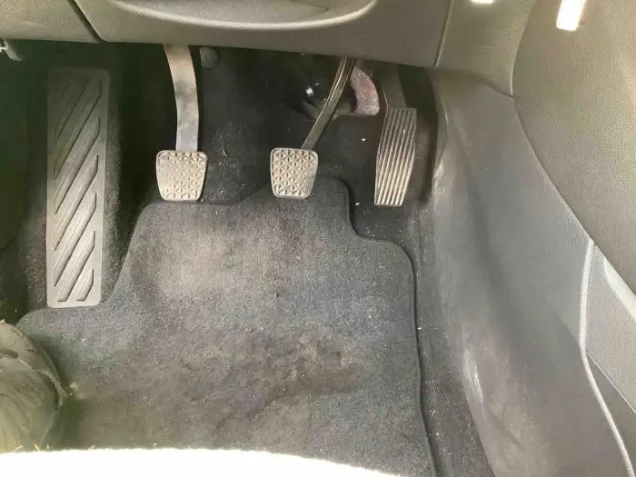 Accelerator pedal Opel Astra