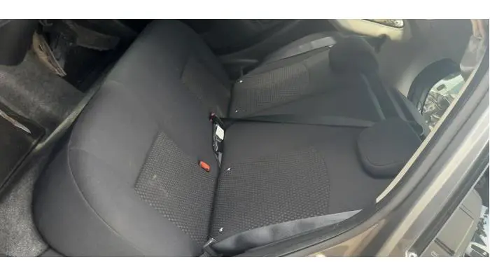 Rear seatbelt, centre Nissan Note
