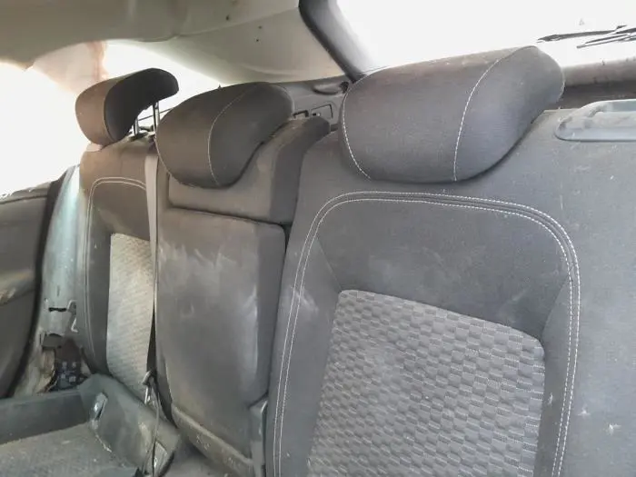 Rear seatbelt, centre Opel Astra