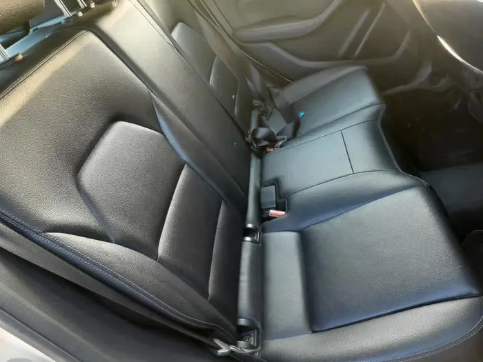 Rear seatbelt, centre Mercedes B-Klasse