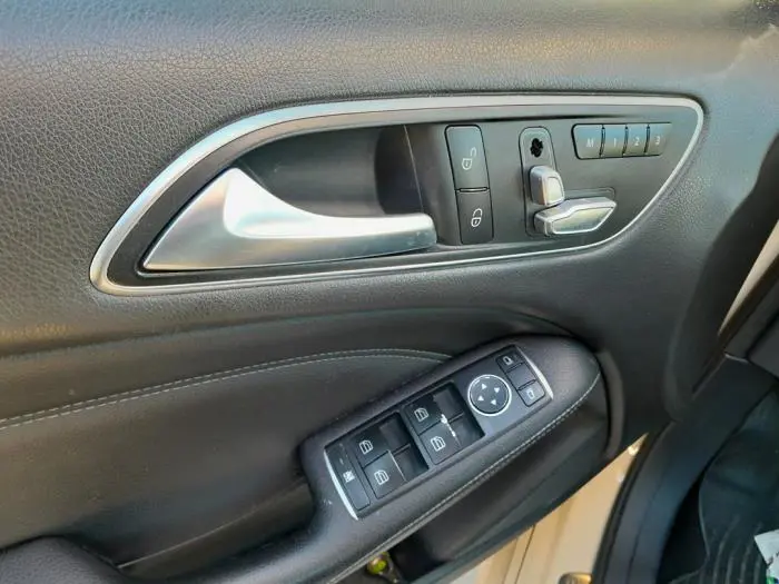 Electric window switch Mercedes B-Klasse