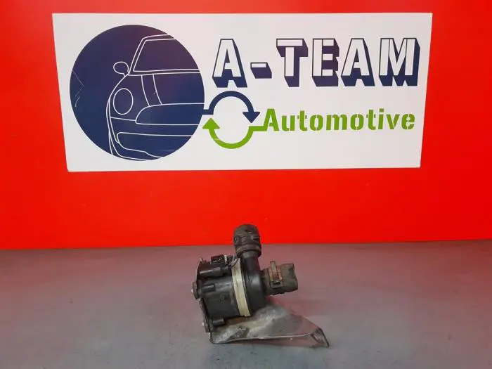 Additional water pump Opel Insignia