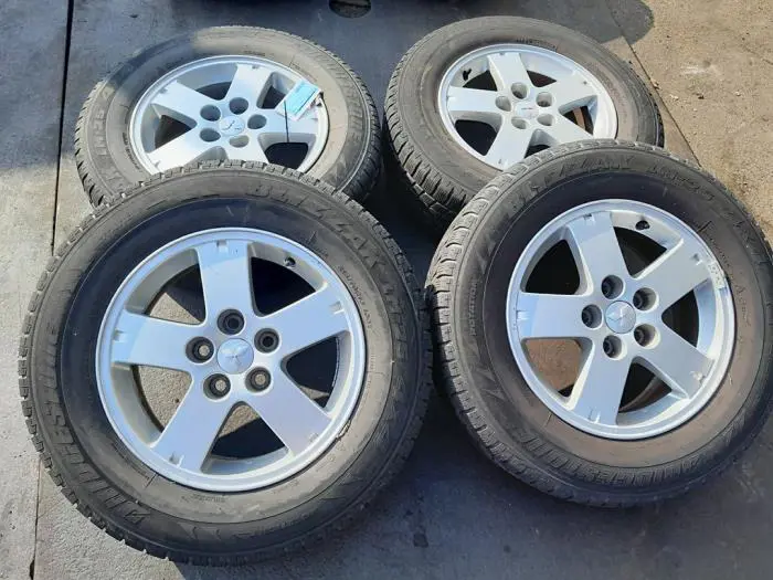 Set of wheels + winter tyres Mitsubishi Outlander