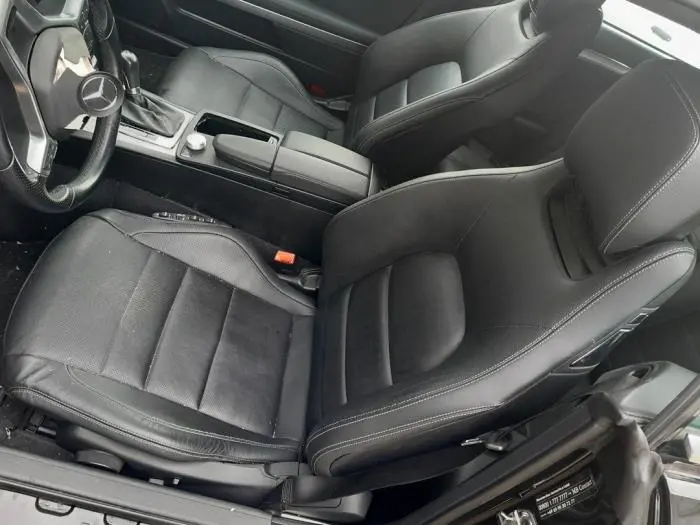Front seatbelt, right Mercedes E-Klasse