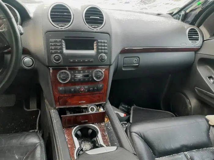 Radio CD player Mercedes GL-KLASSE