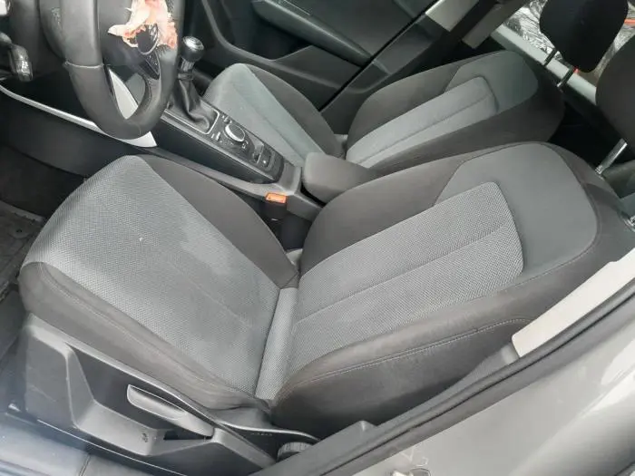 Seat, left Audi Q2