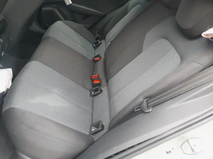 Rear seatbelt, centre Audi Q2