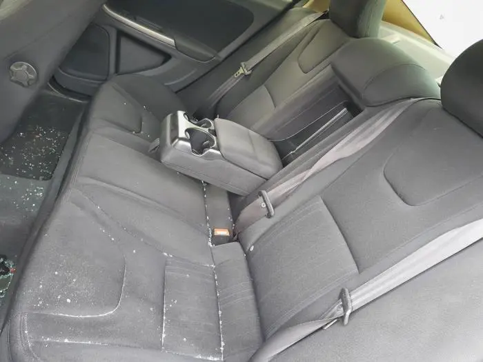 Rear seatbelt, centre Volvo S60