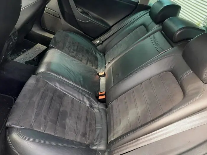 Rear seatbelt, left Volkswagen Passat
