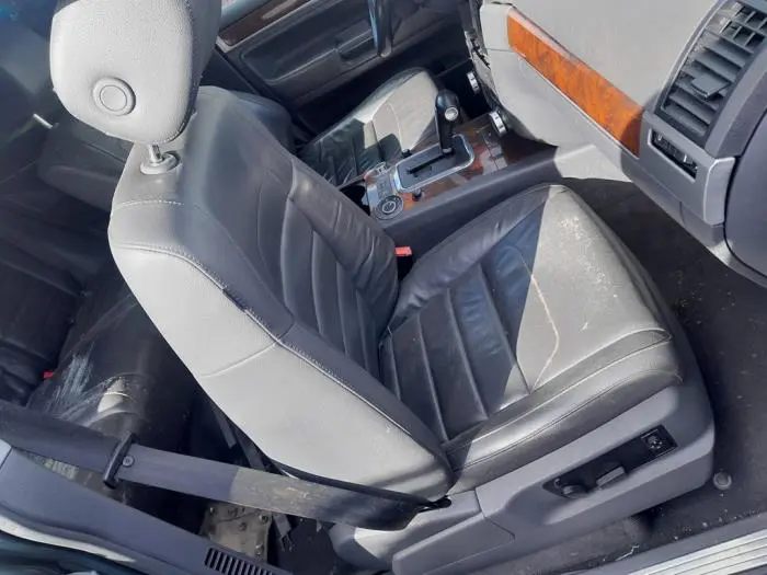 Seat, right Volkswagen Touareg