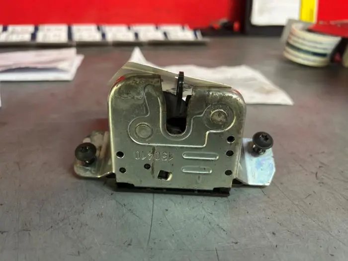 Tailgate lock mechanism Porsche Cayenne