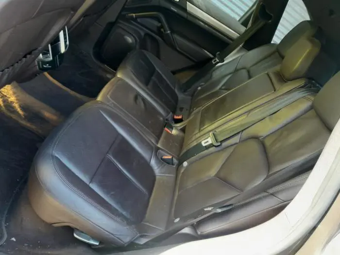 Rear seatbelt, left Porsche Cayenne