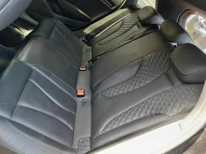 Rear seatbelt, centre Audi RS3