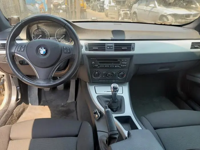 Front seatbelt, left BMW 3-Serie