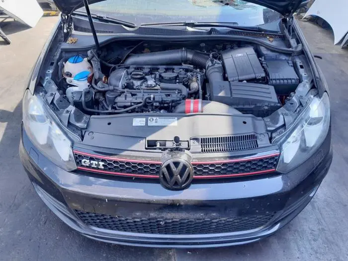 Petrol pump Volkswagen Golf