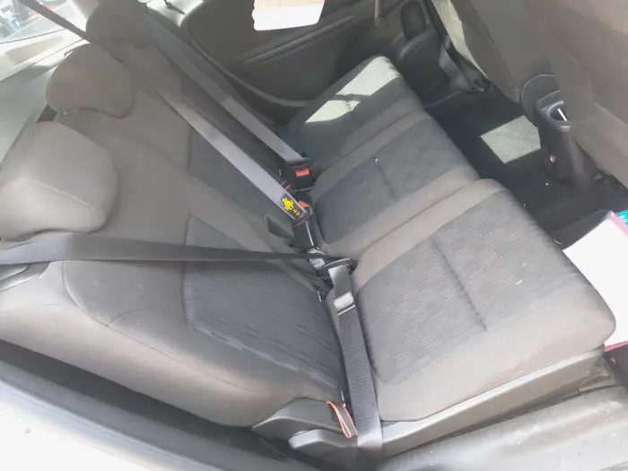 Rear seatbelt, centre Opel Zafira C