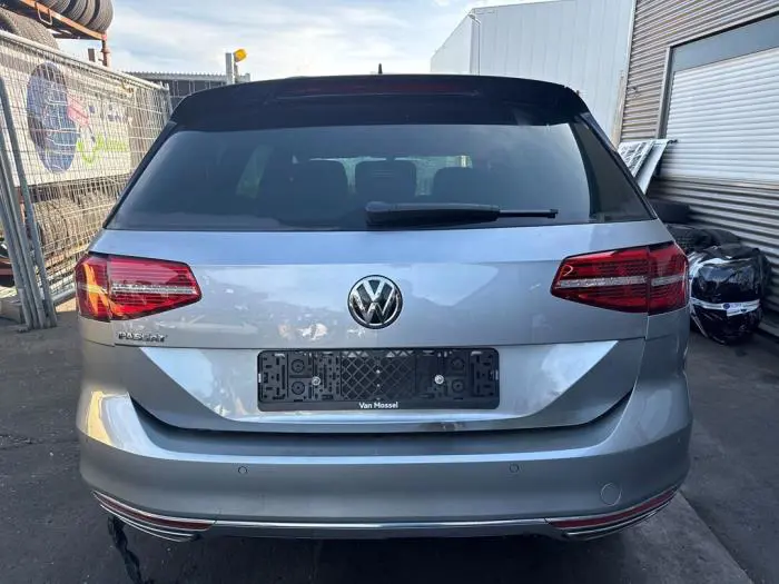 Tailgate Volkswagen Passat