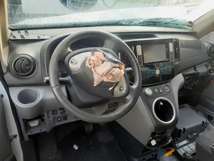 Steering wheel Nissan NV200