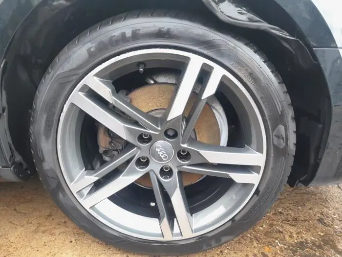 Wheel + tyre Audi A4