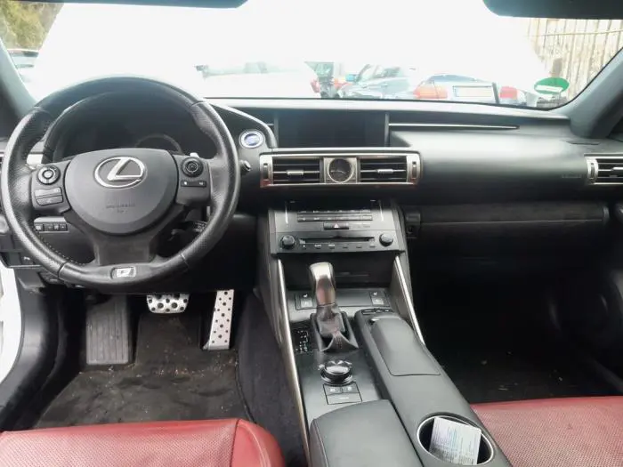 Front seatbelt, left Lexus IS
