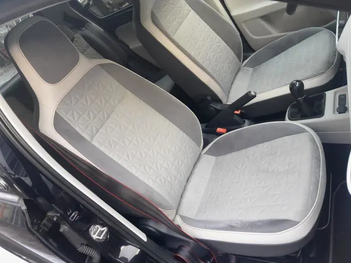 Front seatbelt, left Volkswagen UP