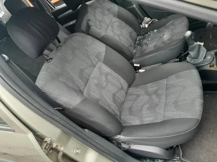 Front seatbelt, left Dacia Logan