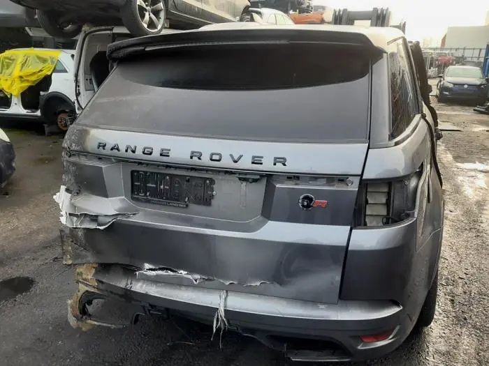 Metal cutting part right rear Landrover Range Rover Sport