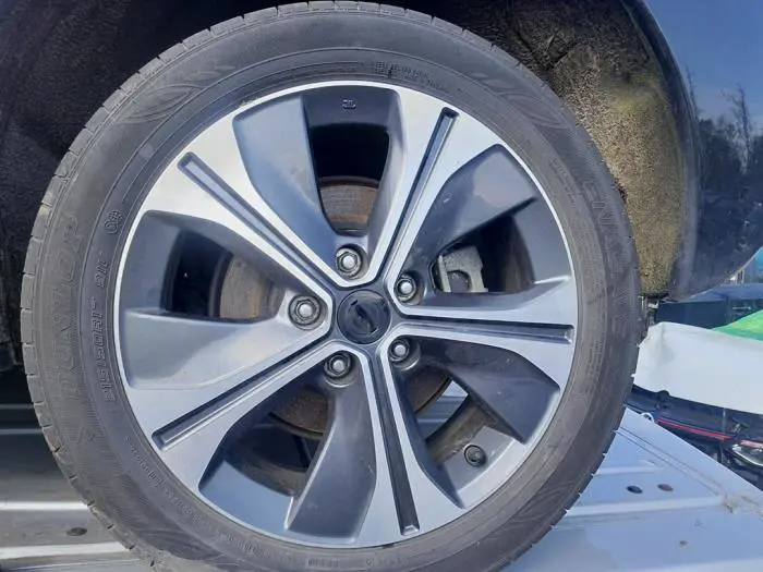 Wheel + tyre Nissan Leaf