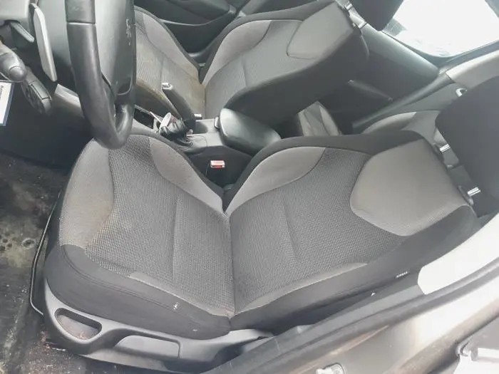 Seat, left Peugeot 308