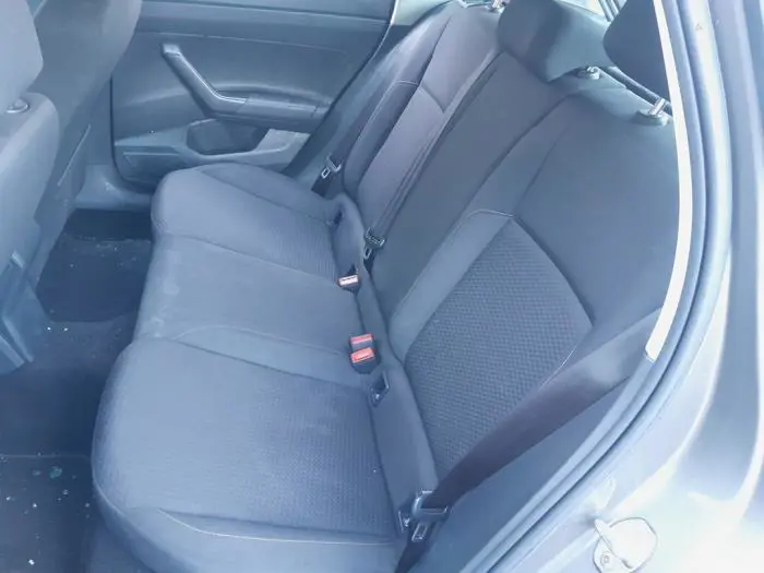 Rear seatbelt, centre Volkswagen Polo