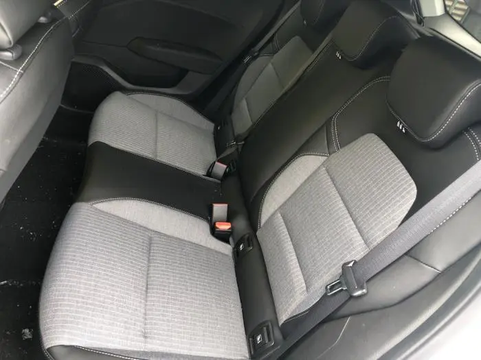 Rear seatbelt, centre Renault Clio