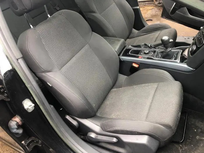 Seat, right Peugeot 508