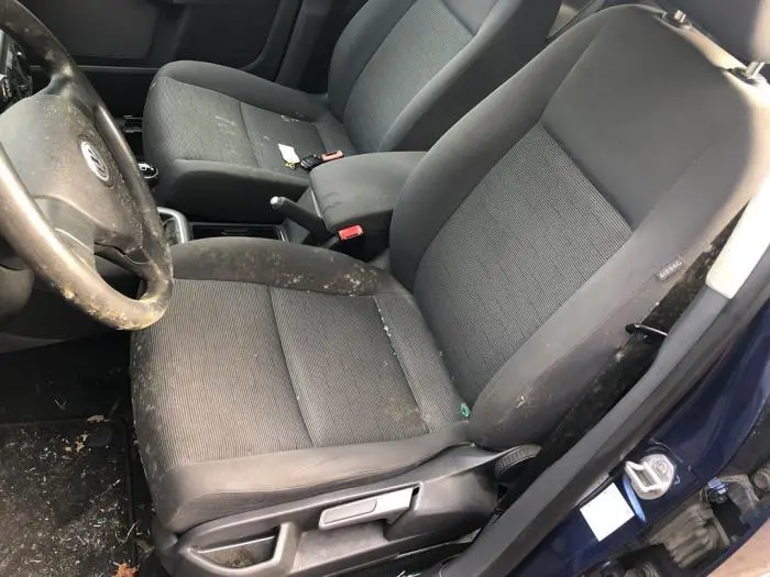 Seat, left Volkswagen Golf Plus