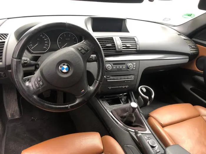 Front seatbelt, left BMW 1-Serie