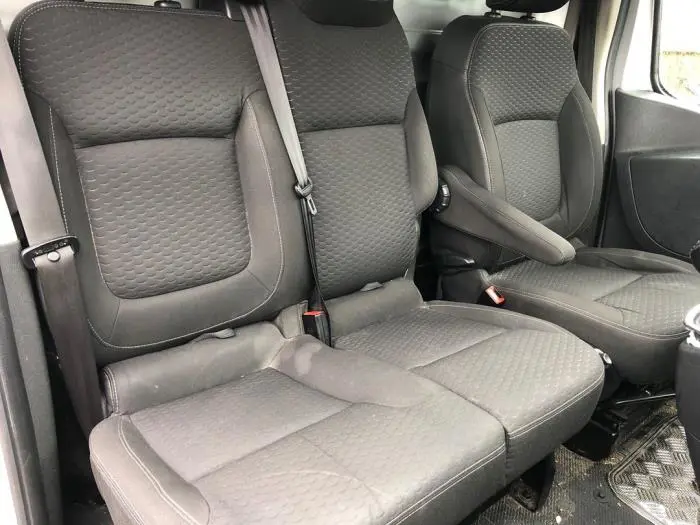 Front seatbelt, centre Opel Vivaro
