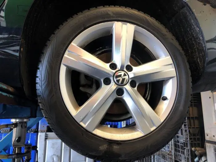 Wheel + tyre Volkswagen Passat