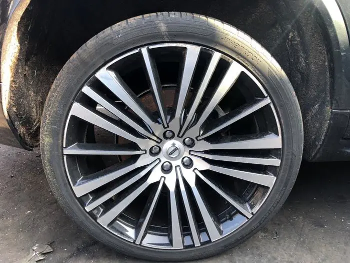 Wheel + tyre Volvo XC90