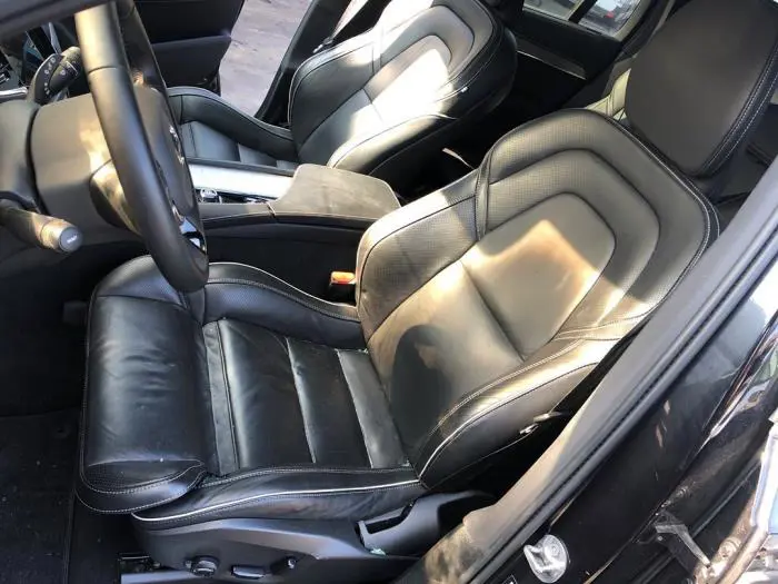 Seat, right Volvo XC90