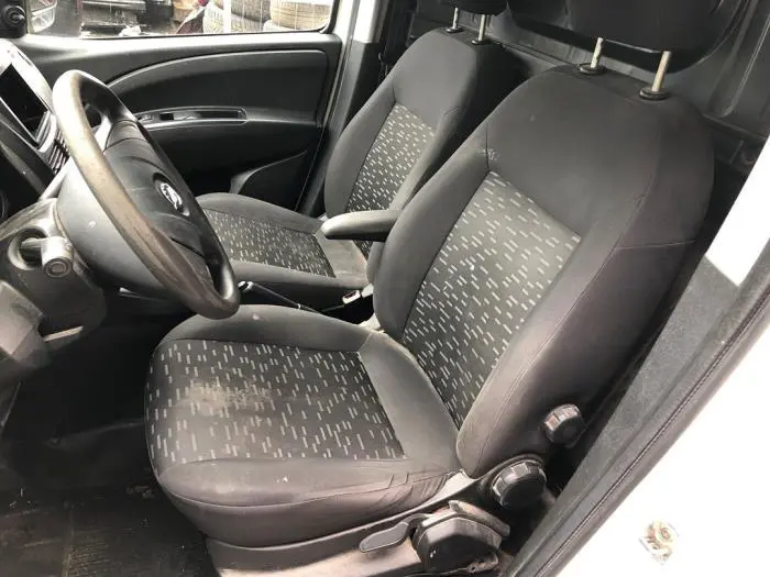 Front seatbelt, left Opel Combo