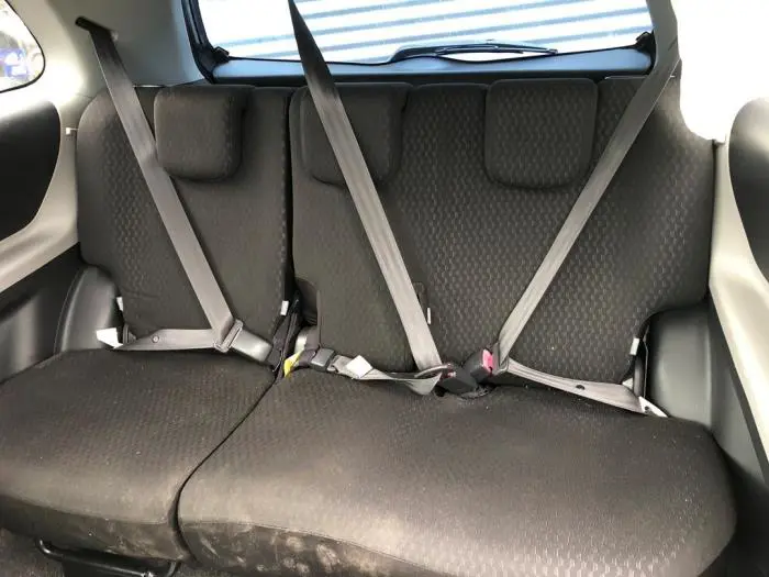 Rear seatbelt, left Toyota Yaris