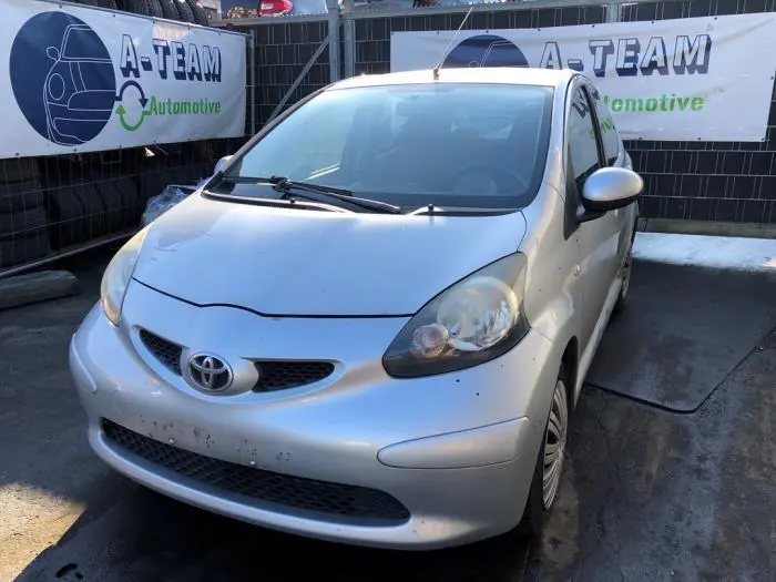 Knuckle, front left Toyota Aygo