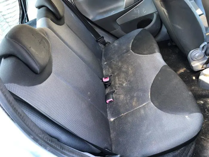 Rear seatbelt, left Toyota Aygo