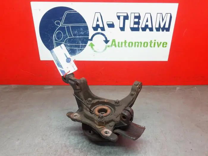 Knuckle, front right Opel Zafira B