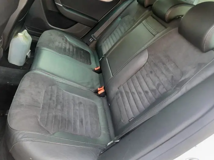 Rear seatbelt, left Volkswagen Passat