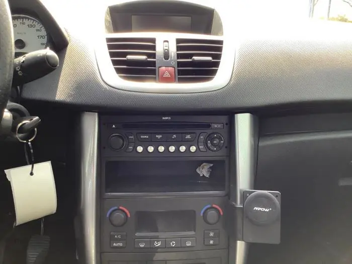 Radio CD player Peugeot 207
