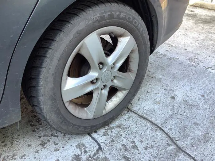 Wheel + tyre Kia Cee'D