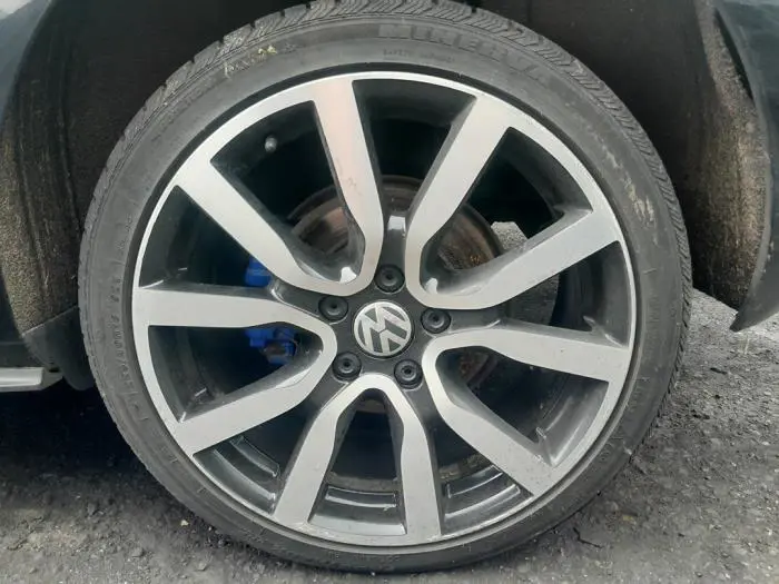 Wheel + winter tyre Volkswagen Golf