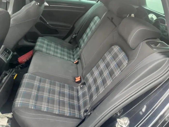 Rear seatbelt, left Volkswagen Golf