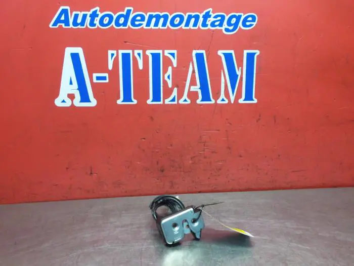 Tailgate lock mechanism Ford Fiesta